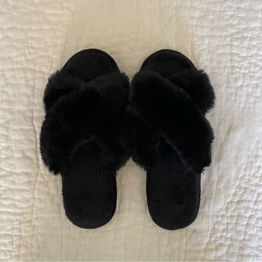Black Fizzy Slippers